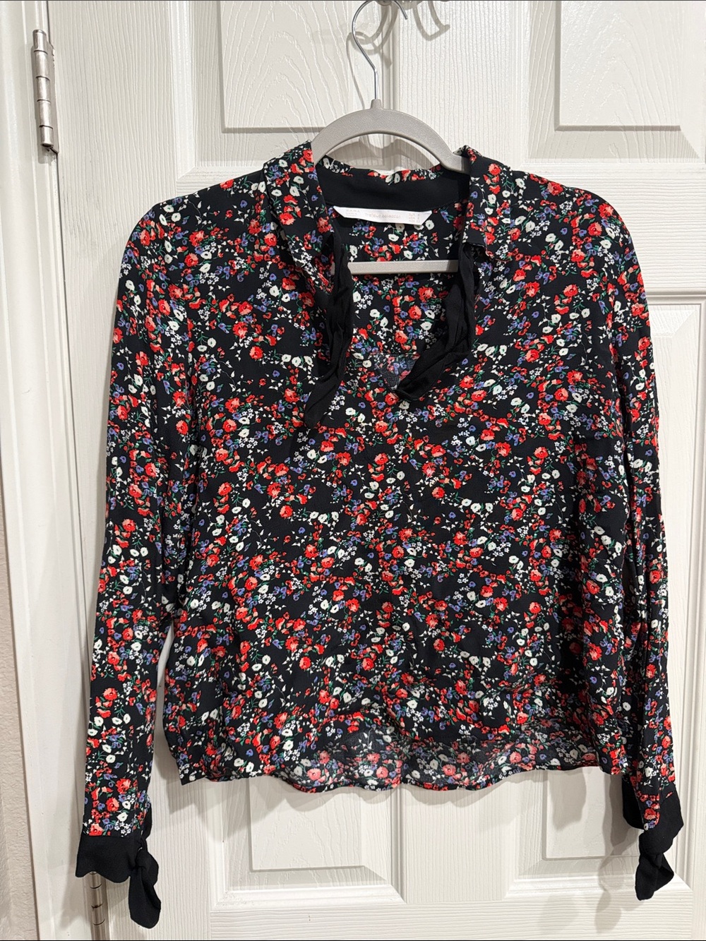 Zara Floral Tie-Neck Blouse - Black with Red & White Flowers Small
